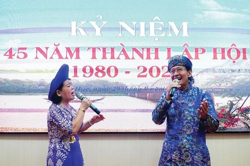 45 năm của Hương Giang thi hội
