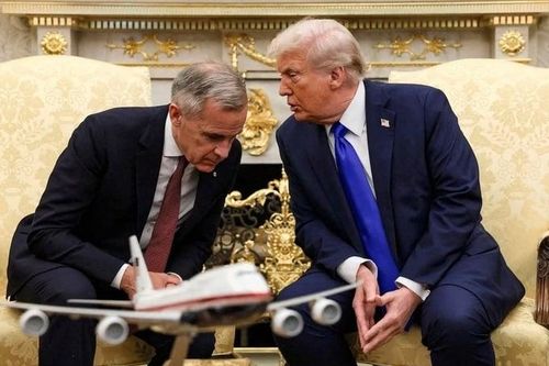 Ông Trump dọa áp thêm 10% thuế với Canada vì một đoạn quảng cáo