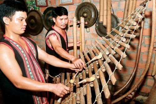 Giữ lửa di sản – Khi những 'người thắp hồn văn hóa' lặng lẽ cống hiến