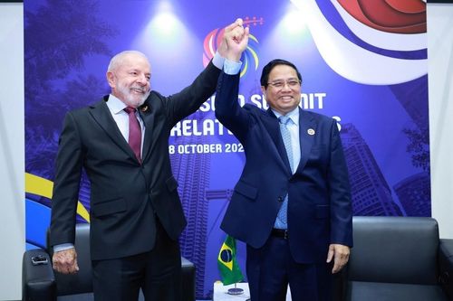 Thủ tướng tiếp xúc song phương bên lề Hội nghị Cấp cao ASEAN 47