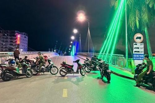 Điều tra vụ hai anh em bán hàng rong nghi bị sát hại trong đêm