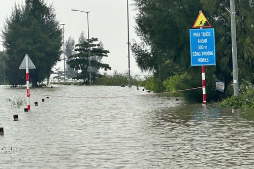 Mưa trắng trời, thủy điện ở Huế, Đà Nẵng đồng loạt xả lũ