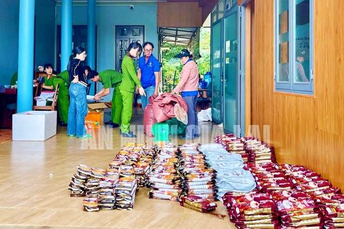 Tạm giữ giám đốc công ty nghi làm cà phê giả, thu giữ 5 tấn nguyên liệu