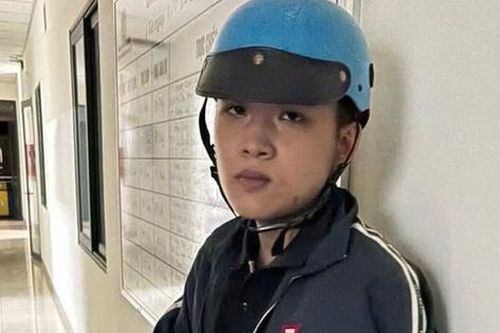 Nghi phạm đâm 2 anh em bán bánh chiên giữa cầu ra đầu thú