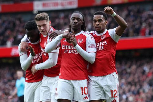 Arsenal tái lập kỷ lục phòng ngự khó tin của MU