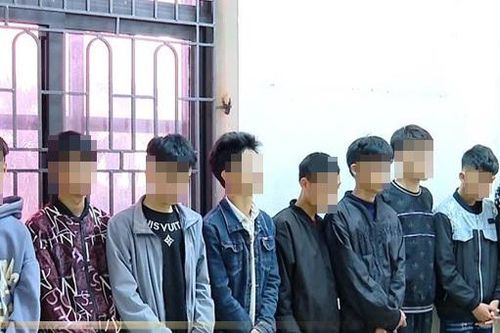 Triệu tập nhóm thanh, thiếu niên mang hung khí đánh nhau