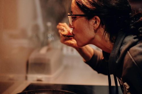 Thói quen trong bếp tưởng sạch hóa ra lại rất mất vệ sinh