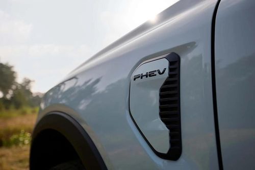 Xe plug-in hybrid không 'xanh' như quảng cáo