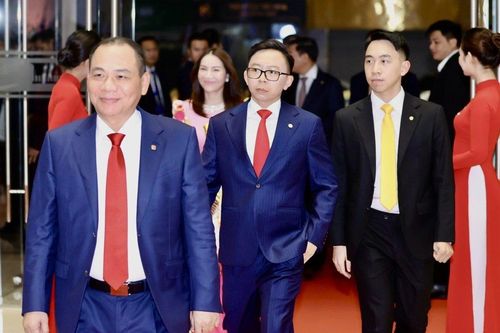 2 con trai ông Phạm Nhật Vượng cùng góp vốn vào công ty thép