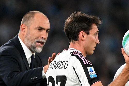 Juventus sa thải HLV trưởng