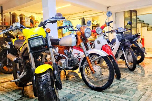 Hầm nhà thành bể nước, dàn xe cổ hơn 1 tỷ đồng ngập 'mất dạng'