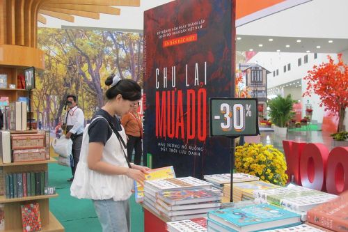 Người dân nô nức trải nghiệm 'Tinh hoa văn hóa Việt Nam'