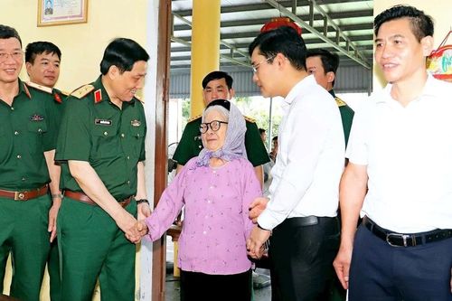 Phát huy truyền thống, xây dựng lực lượng vũ trang Quân khu 3 vững mạnh về chính trị, 'tinh, gọn, mạnh' trong thời kỳ mới