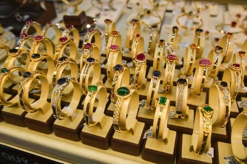 Giá vàng ngày 27/10: Vàng miếng, vàng nhẫn tiếp đà giảm sau chuỗi tuần tăng liên tiếp