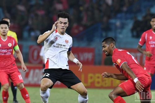 Công an Hà Nội vượt khó giành 3 điểm trước Công an Thành phố Hồ Chí Minh