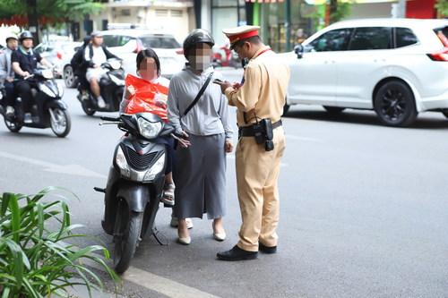 Hà Nội: Kiểm tra, xử lý vi phạm về an toàn giao thông đối với học sinh, phụ huynh học sinh