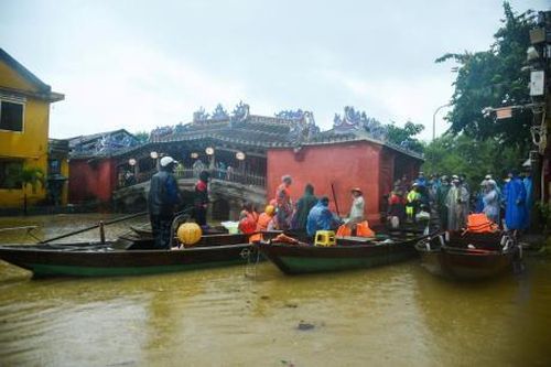 Nước sông dâng cao gây ngập lụt tại nhiều địa phương