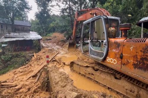 Lãnh đạo xã Trà Leng đã liên lạc được với 600 hộ dân bị chia cắt