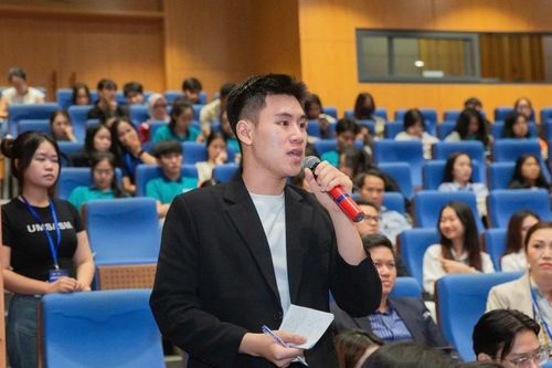 Nam sinh chuyên ngành Marketing dành niềm đam mê cháy bỏng cho nghiên cứu khoa học