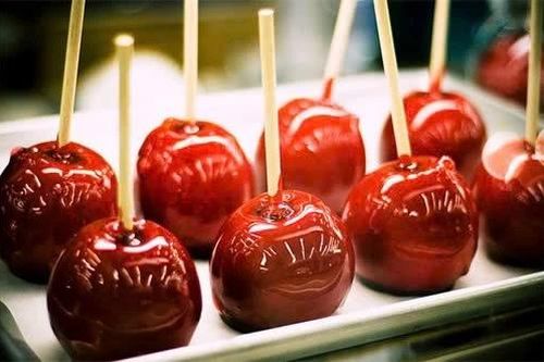 Tự làm kẹo táo caramel đơn giản tại nhà, ngọt ngào đón Halloween