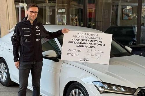 Xe sedan Skoda lập kỷ lục chạy 2.831 km chỉ với một bình dầu
