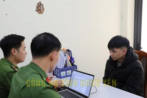 Bắt kẻ điều khiển xe tông gẫy xương gót chân CSGT ở Hưng Yên
