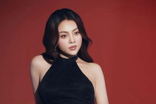 Từ 'Tiếng hát Hà Nội' đến Vol.2, Khánh Thy viết tiếp giấc mơ âm nhạc