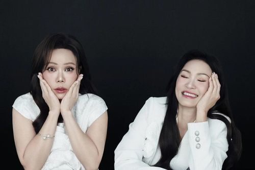 Việt Hương cùng Hồng Đào khiến fan trầm trồ với vẻ đẹp vượt thời gian