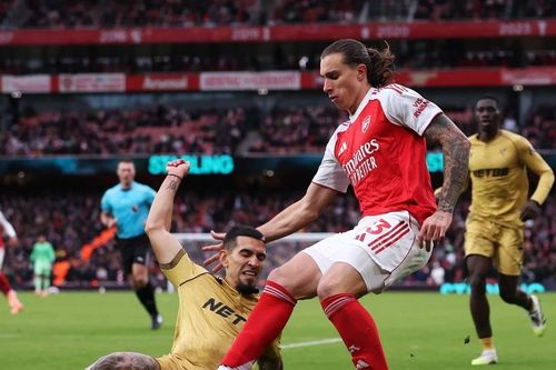 Ba trụ cột chấn thương, Arsenal vẫn được dự đoán vô địch