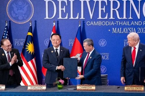 Quân đội Campuchia và Thái Lan bắt đầu rút vũ khí hạng nặng khỏi biên giới