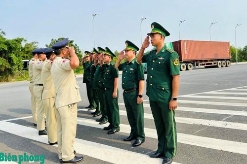 Thắt chặt tình đoàn kết, hữu nghị trên tuyến biên giới Việt Nam - Campuchia