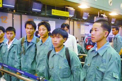 Lao động Việt ra thế giới để thoát nghèo