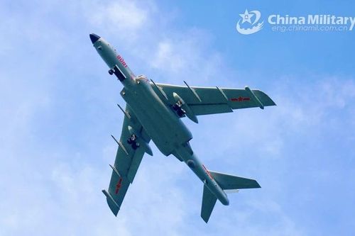 Máy bay ném bom chiến lược Trung Quốc áp sát Đài Loan