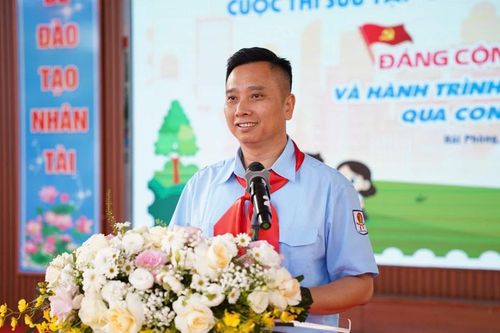'Dấu ấn đỏ' tình yêu nước in trên từng con tem bưu chính