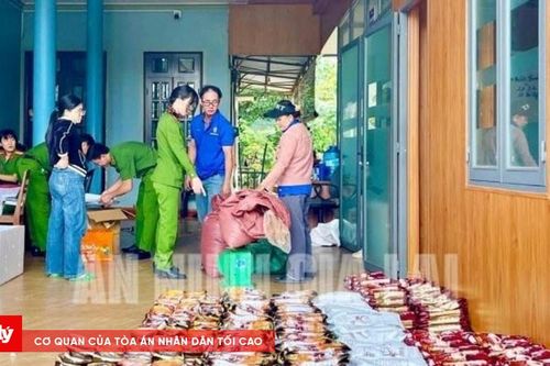 Tạm giữ một 'mắt xích' quan trọng trong vụ nghi sản xuất cà phê giả