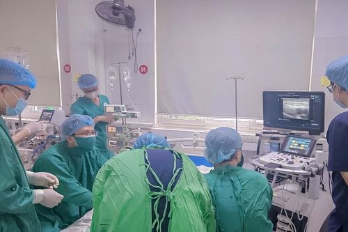 Bệnh viện Hữu nghị Đa khoa Nghệ An thực hiện thành công kỹ thuật HYBRID ECMO cứu sống bệnh nhân nguy kịch