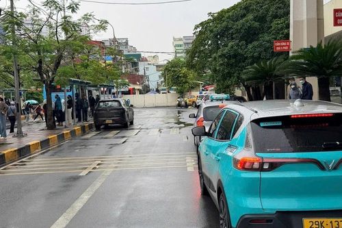 Miễn phí xe cá nhân, taxi, xe công nghệ khi vào Bến xe Giáp Bát đón khách