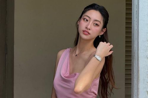 Lương Thùy Linh chăm đeo mẫu đồng hồ hơn 100 triệu