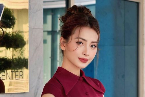 Bất ngờ về chiếc điện thoại của nữ MC Đường lên đỉnh Olympia