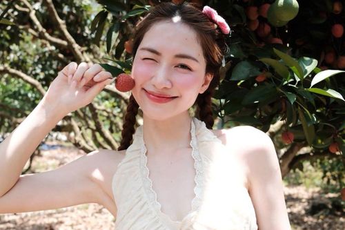 Bất ngờ về cát-xê Hòa Minzy nhận khi hát đám cưới một người đẹp Việt