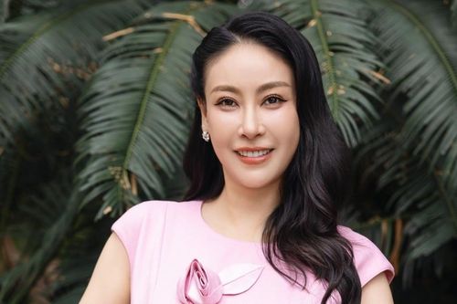 Hoa hậu Hà Kiều Anh tuổi 50 vẫn đẹp đến ghen tỵ, dòng dõi trâm anh thế phiệt, lỡ dở duyên đầu, hạnh phúc viên mãn bên chồng doanh nhân