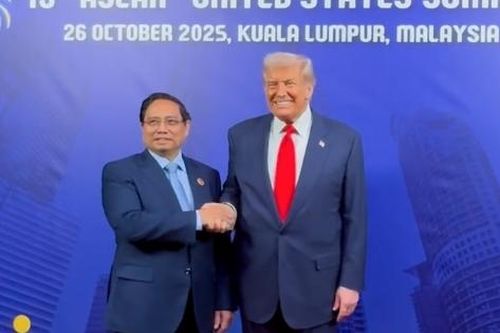 Thủ tướng Phạm Minh Chính gặp Tổng thống Hoa Kỳ Donald Trump
