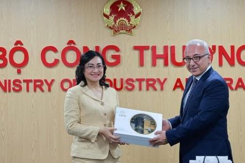 Thứ trưởng Phan Thị Thắng làm việc với Thứ trưởng Bộ Ngoại giao Armenia