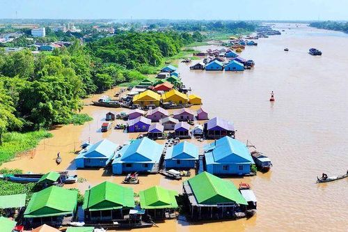 Bình minh trên ngã ba sông Châu Đốc