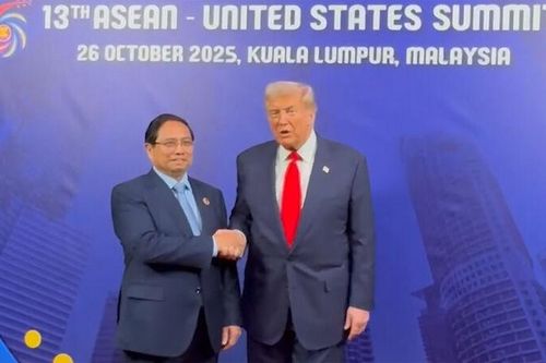 Thủ tướng Phạm Minh Chính gặp Tổng thống Donald Trump