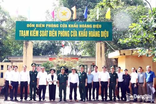 Phối hợp chặt chẽ, tạo thuận lợi cho các hoạt động khu vực cửa khẩu quốc gia, quốc tế