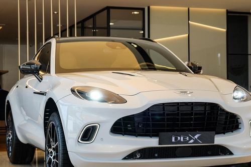 Aston Martin DBX: Giá bán tại Việt Nam và bối cảnh thương hiệu