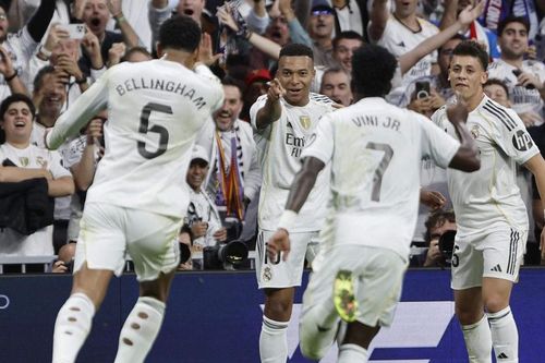 Real Madrid 2-1 Barcelona: Alonso bóp nghẹt El Clasico