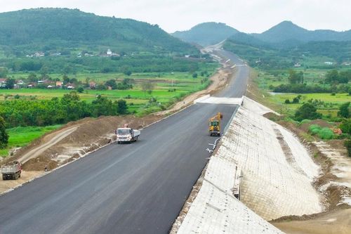 Cao tốc Chí Thạnh - Vân Phong: Nguy cơ chậm tiến độ cuối 2025