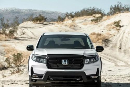 Honda Ridgeline 2017–2025: Tấm sàn sau đắt ngang xe